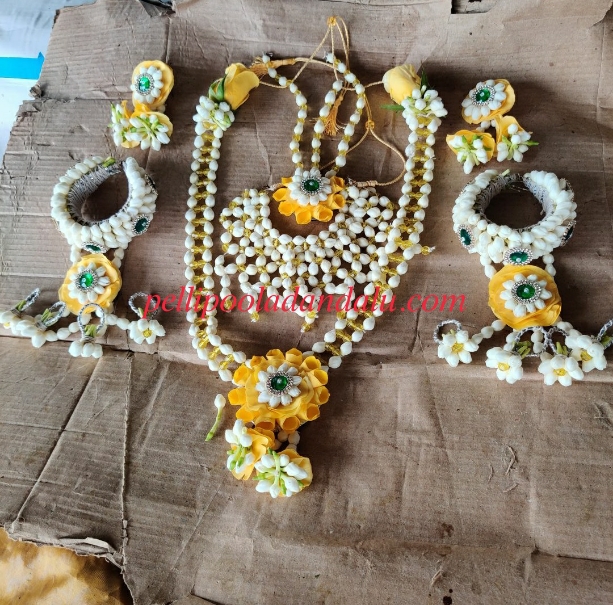 Mangal saanam flower jewelry